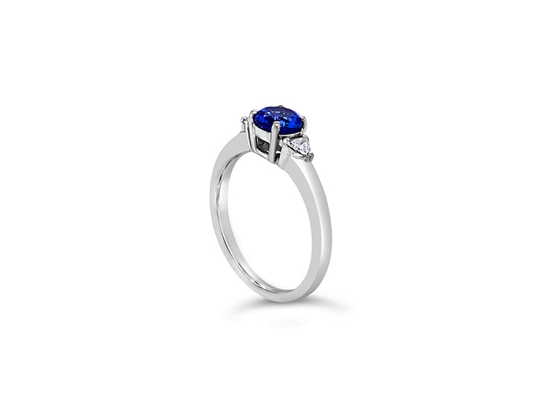 (REF 1189) 0.91ct DIAMOND 0.75ct TRILOGY 0.16ct TANZANITE RING (18CT WHITE GOLD)