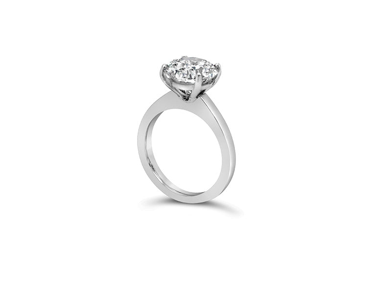 (REF 1483) 3.01cts Solitaire Diamond Ring (Platinum) IGI Certificated
