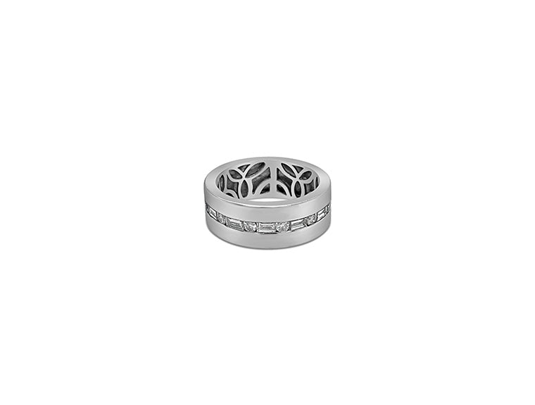 (REF 1621) 0.22ct Diamond 1/2 Eternity 0.39ct Baguette Ring (18ct White Gold)