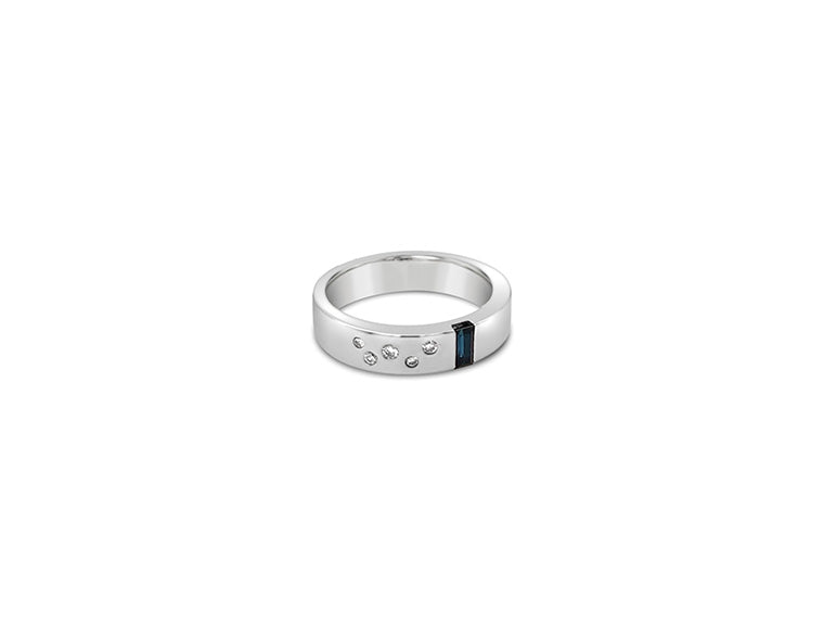 (REF 1622) 0.10ct Diamond Sapphire Baguette Ring (14ct White Gold)