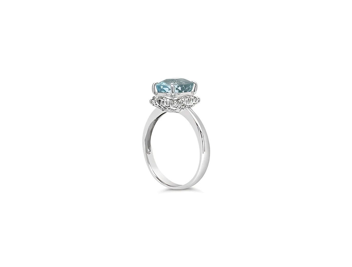 (Ref 1774) 2.34ct Aquamarine and 0.12ct Diamond Ring (Platinum)