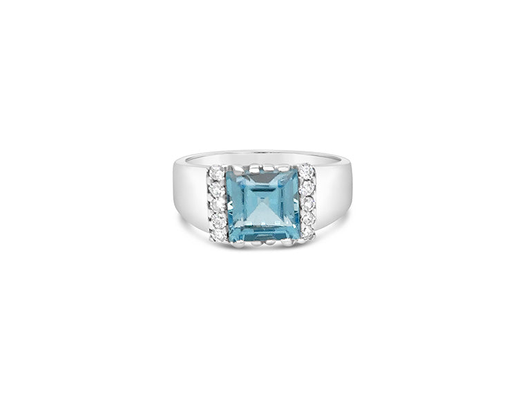 (Ref 1823) Blue Topaz and Diamond Ring (18ct White Gold)