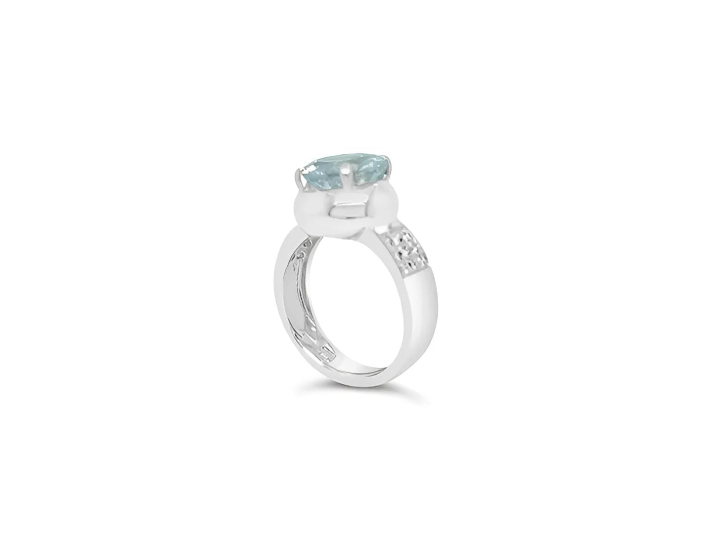(Ref 1824) Aquamarine and Diamond Ring (18ct White Gold)