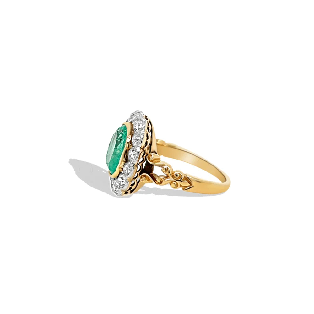 (1947) 2.17ct Emerald and 0.85ct Diamond Cluster Ring (18ct Yellow Gold) Antique