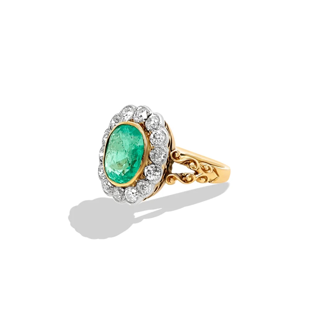 (1947) 2.17ct Emerald and 0.85ct Diamond Cluster Ring (18ct Yellow Gold) Antique