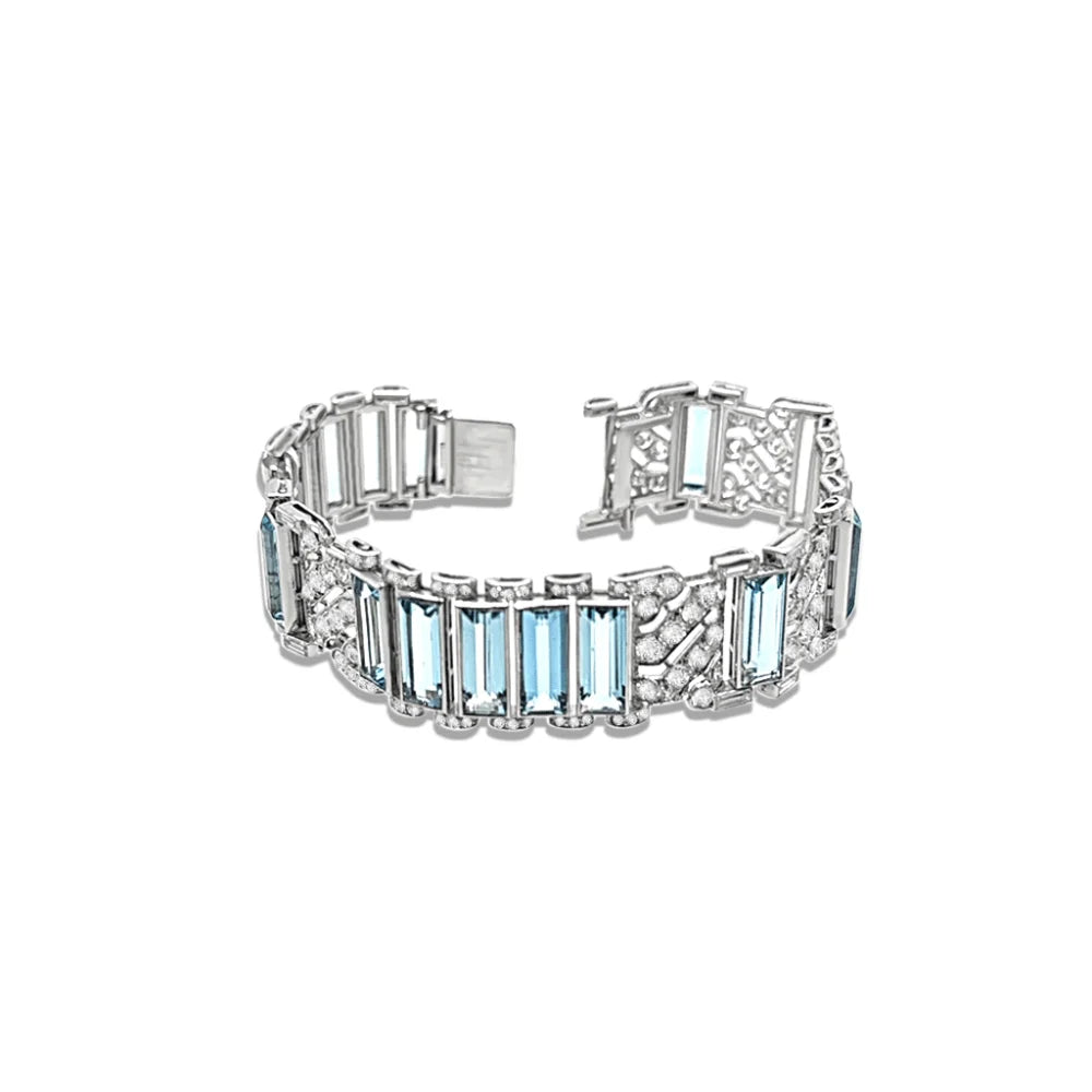 (Ref 1812) 5.50cts Aquamarine 1.80ct Diamond Bracelet (18ct White Gold)