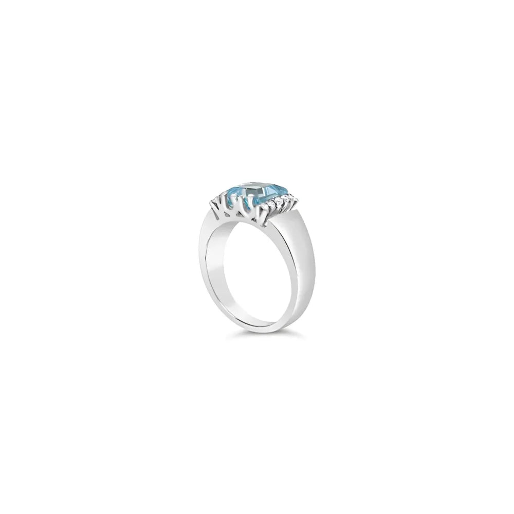 (Ref 1823) Blue Topaz and Diamond Ring (18ct White Gold)