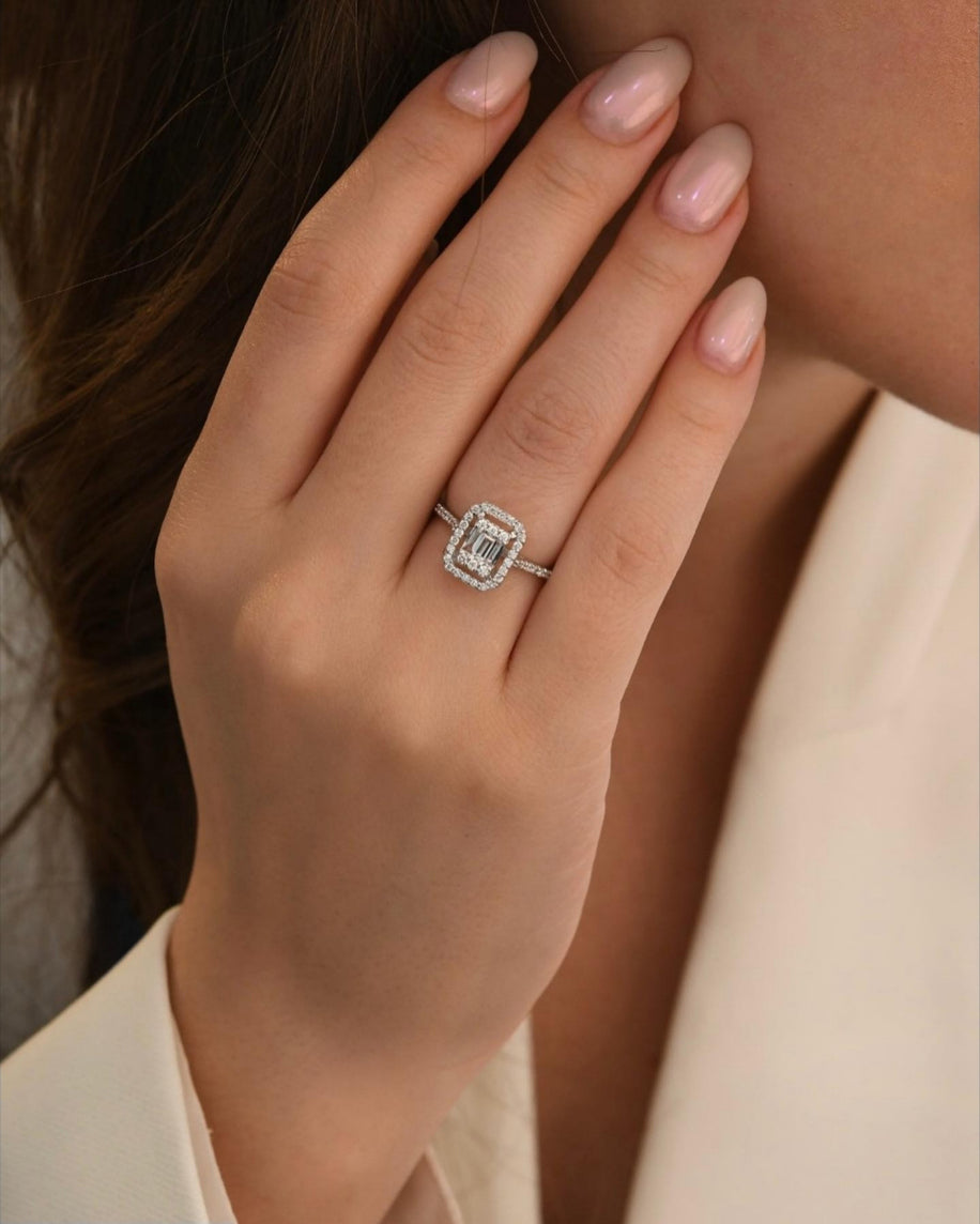 Diamond engagement rings in solitaire, halo and trilogy designs