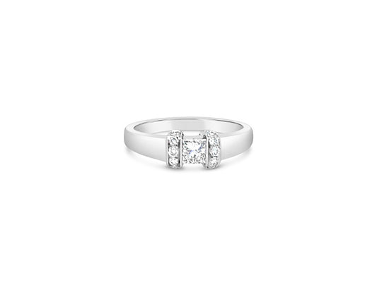 (Ref 1792) 0.30ct Solitaire Princess Cut Diamond Ring (Platinum)