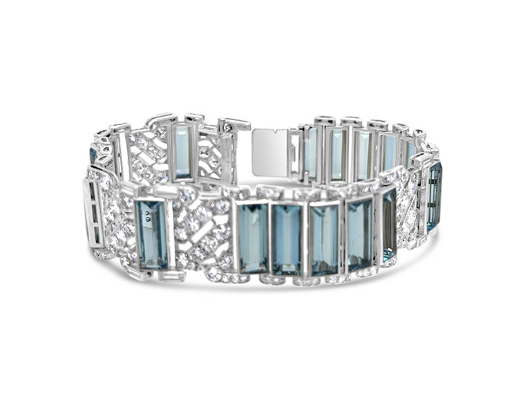 (Ref 1812) 5.50cts Aquamarine 1.80ct Diamond Bracelet (18ct White Gold)