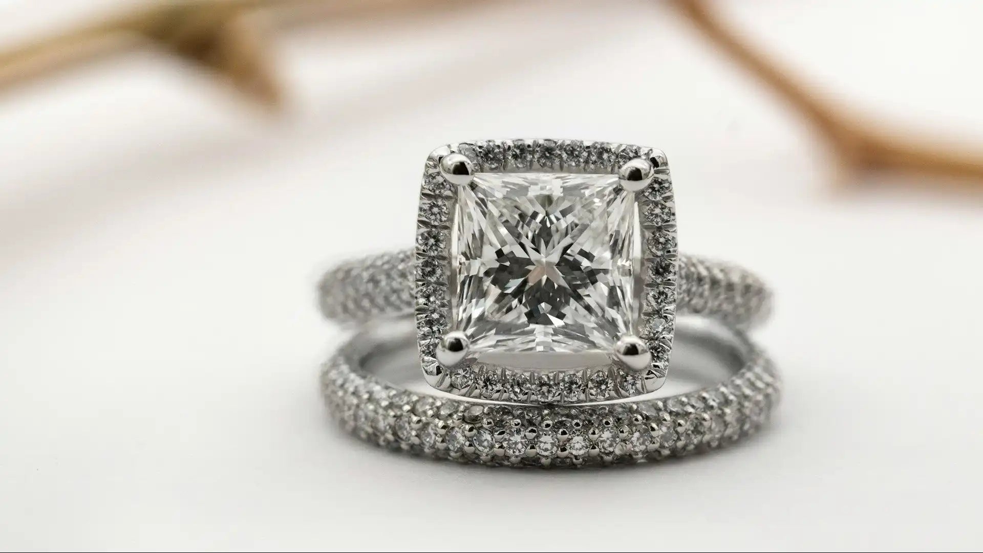 Custom diamond engagement ring designed by Arezzo Jewellers